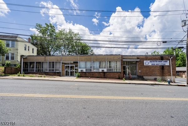 Exterior, Facade, None