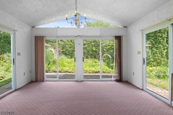 Chandelier, Empty room, Interior, Sun Room