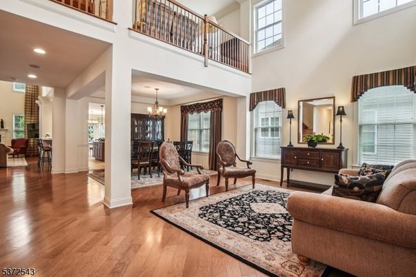 Chandelier, Dining room, Interior, Living room, Recessed Lighting, Wood Texture Flooring