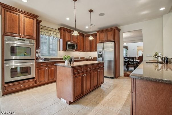 Dining room, Interior, Kitchen, Pendant Lights, Recessed Lighting, Stainless Steel Appliances