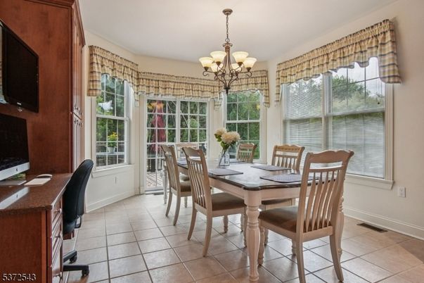 Chandelier, Dining room, Interior
