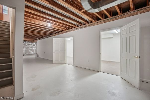Empty room, Interior, Wooden Beams