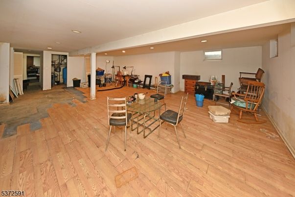 Fitness Equipment, Interior, Recessed Lighting, Wood Texture Flooring