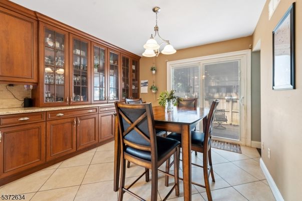Chandelier, Dining room, Interior