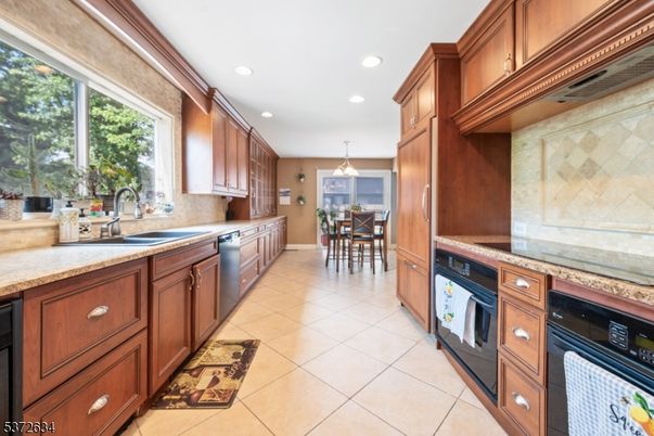 Dining room, Interior, Kitchen, Pendant Lights, Recessed Lighting