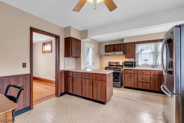 Interior, Kitchen, Stainless Steel Appliances, Wood Texture Flooring
