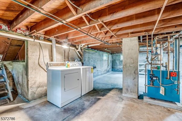 Interior, Washer, Wooden Beams, Wooden Ceilings
