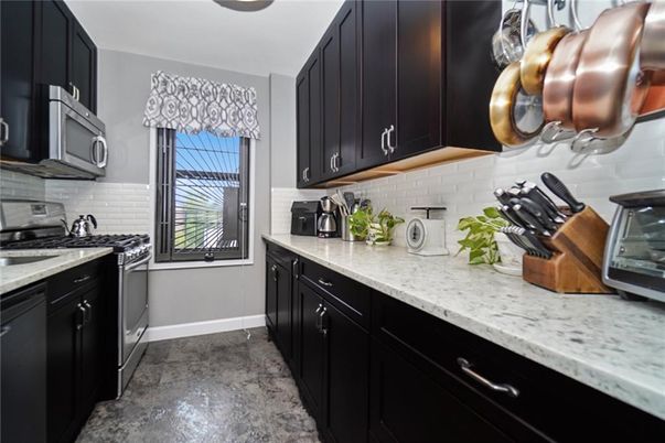Interior, Kitchen, Stainless Steel Appliances