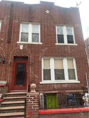 Exterior, Facade, Brick Facade, Rowhouse