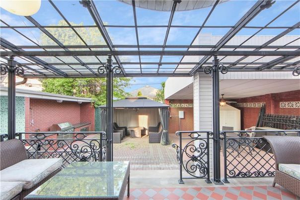 Exterior, Glass Ceilings