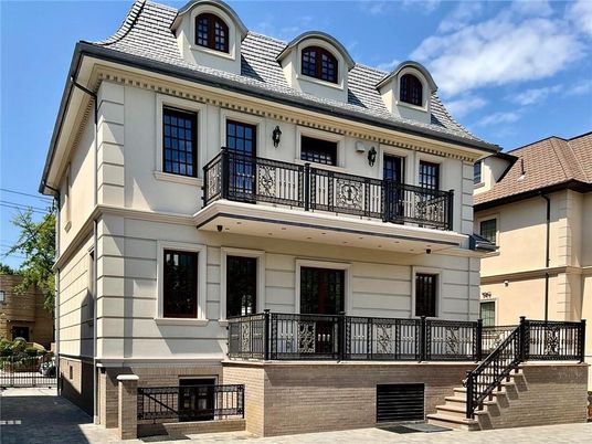 Exterior, Facade, French Provincial