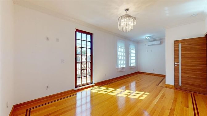 Chandelier, Empty room, Interior, Wood Texture Flooring