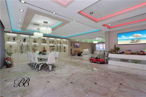 Chandelier, Dining room, Interior, Recessed Lighting