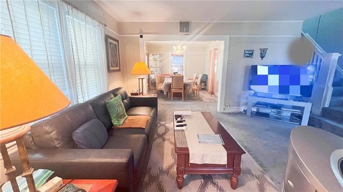 Chandelier, Dining room, Interior, Living room