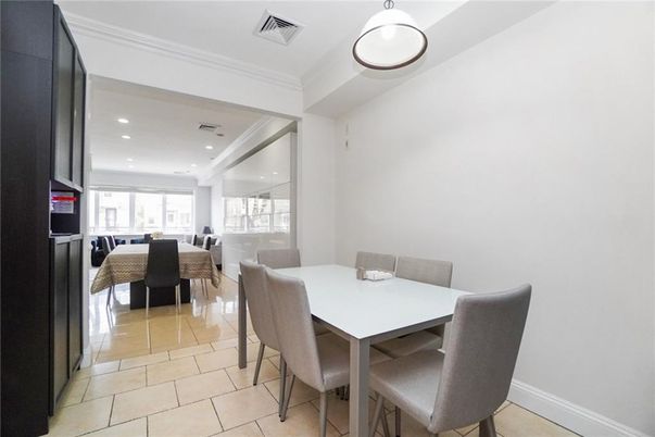 Dining room, Interior, Recessed Lighting