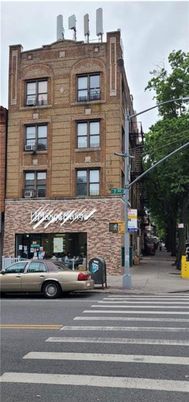 Exterior, Facade, Brick Facade, Rowhouse