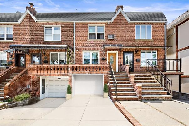 Attached, Exterior, Facade, Brick Facade, Rowhouse