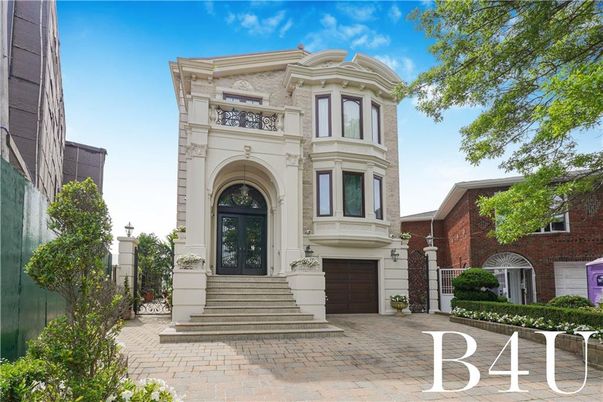 Attached, Exterior, Facade, Brick Facade, Rowhouse