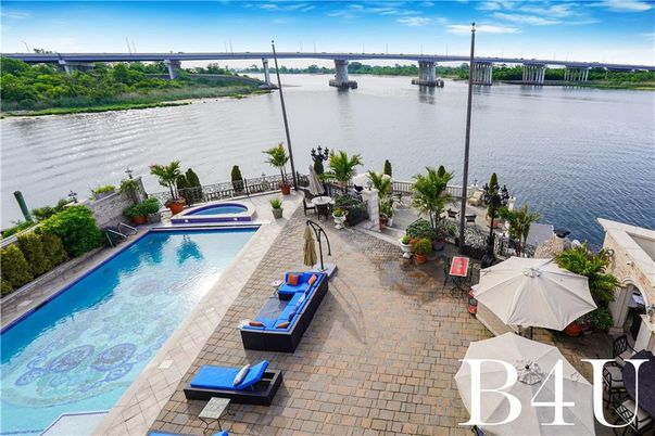 Exterior, Lake, Pool, Water
