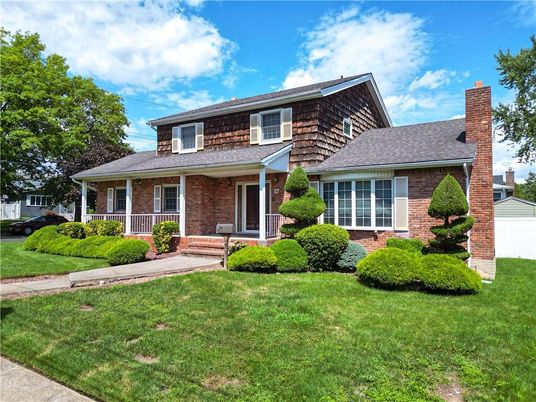 Exterior, Facade, Brick Facade, Split Level