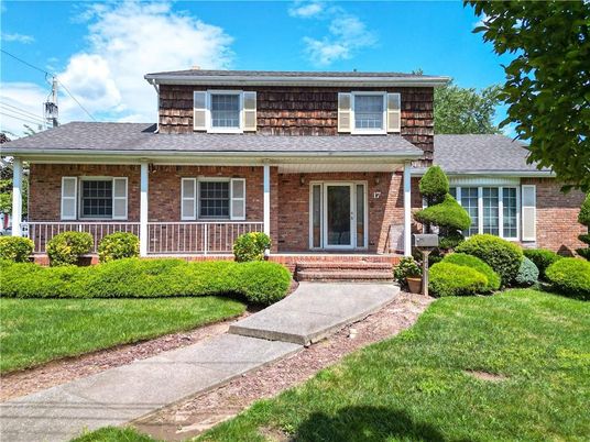 Exterior, Facade, Brick Facade, Split Level
