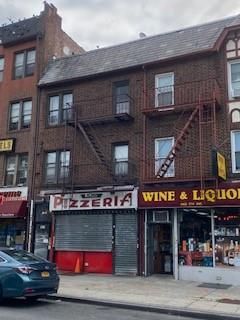 Exterior, Facade, Brick Facade, Rowhouse