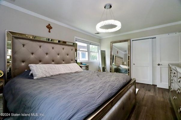 Bedroom, Interior, Pendant Lights, Wood Texture Flooring
