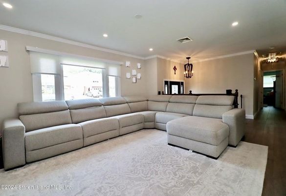 Interior, Living room, Pendant Lights, Recessed Lighting, Wood Texture Flooring