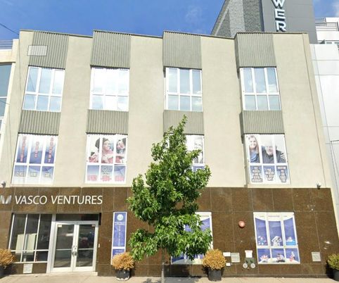 Exterior, Facade, Rowhouse
