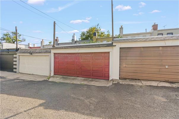 Detached Garage, Exterior