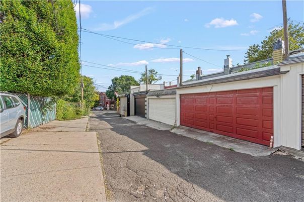 Detached Garage, Exterior