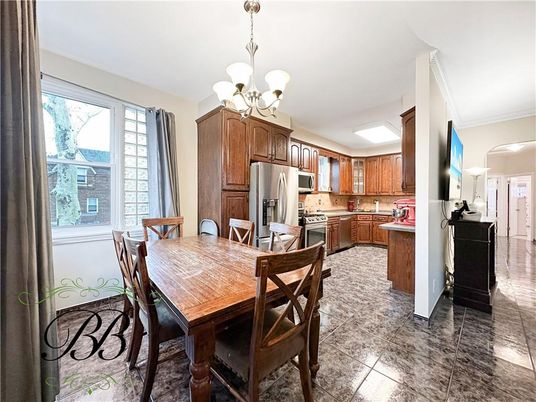 Chandelier, Dining room, Interior, Kitchen, Stainless Steel Appliances