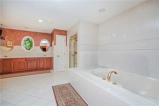 Bathroom, Interior, Recessed Lighting