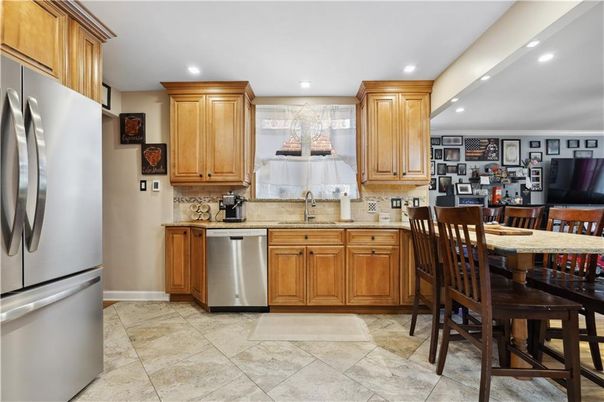 Dining room, Interior, Kitchen, Recessed Lighting, Stainless Steel Appliances
