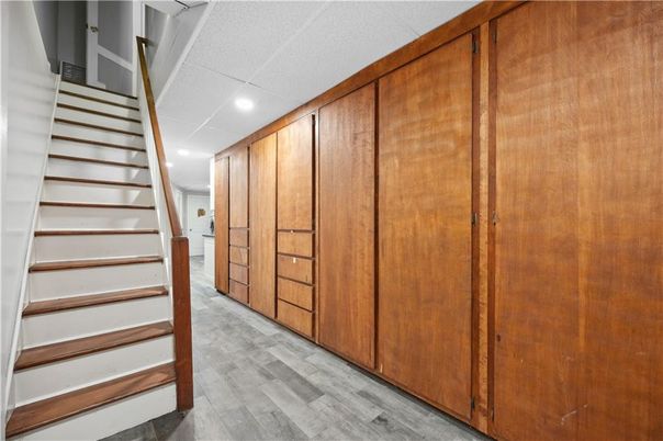 Interior, Recessed Lighting, Wood Texture Flooring