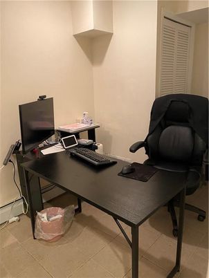Home Office, Interior