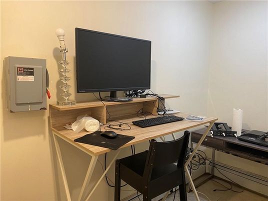 Home Office, Interior