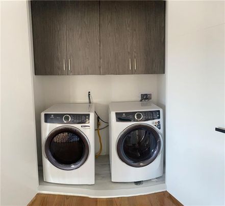 Interior, Utility Closets, Washer, Wood Texture Flooring