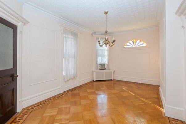 Chandelier, Empty room, Interior, Wood Texture Flooring