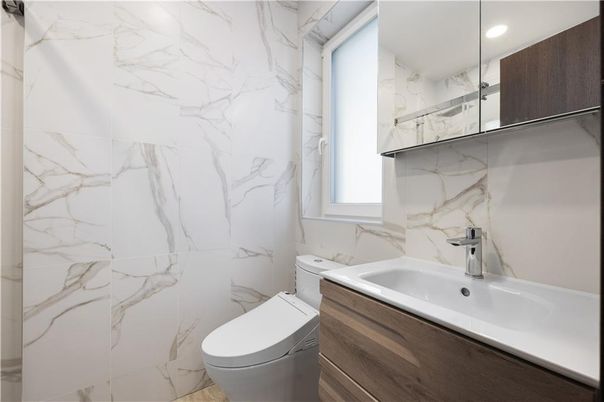 Bathroom, Interior, Marble Walls, Recessed Lighting