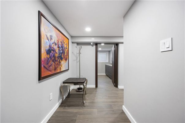 Interior, Recessed Lighting, Wood Texture Flooring