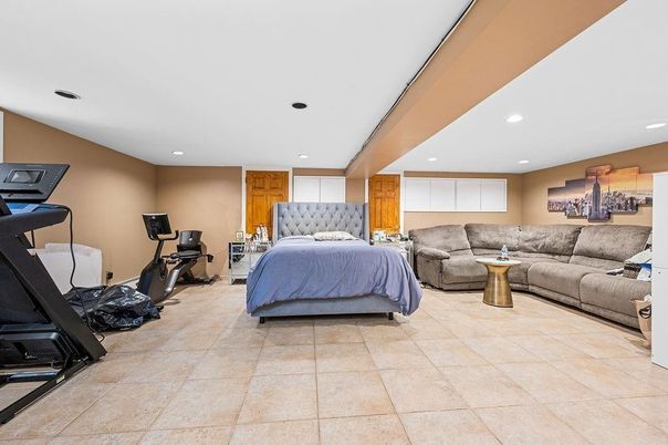 Bedroom, Fitness Equipment, Interior, Recessed Lighting