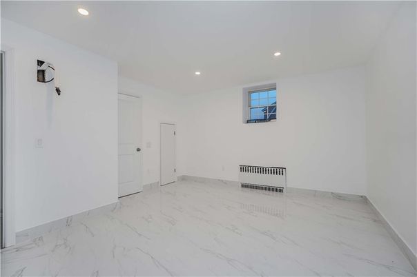 Empty room, Interior, Marble, Recessed Lighting