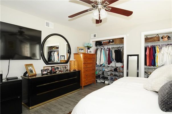 Bedroom, Interior, Walk-in Closets, Wood Texture Flooring
