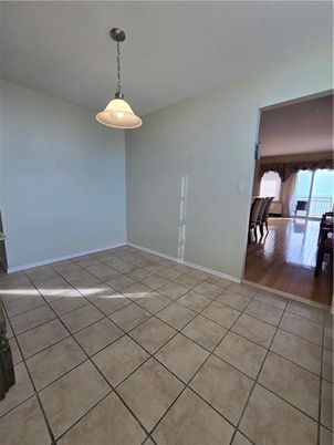 Interior, Pendant Lights, Wood Texture Flooring