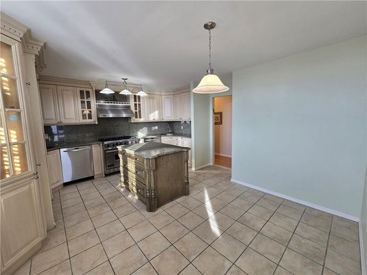 Interior, Kitchen, Pendant Lights, Stainless Steel Appliances