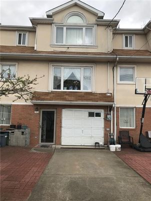 Attached, Exterior, Facade, Brick Facade, Rowhouse