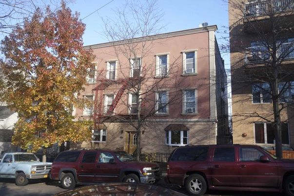 Exterior, Facade, Brick Facade, Rowhouse