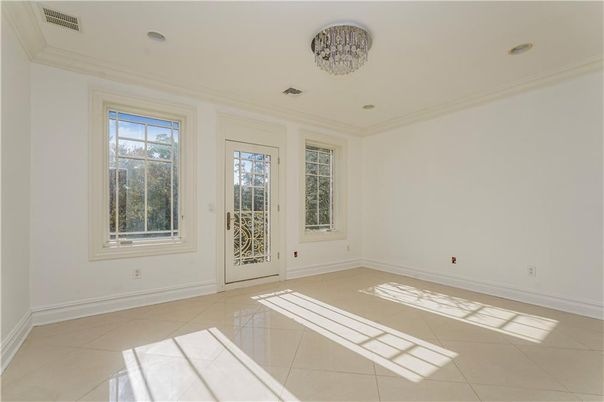 Empty room, Interior, Recessed Lighting