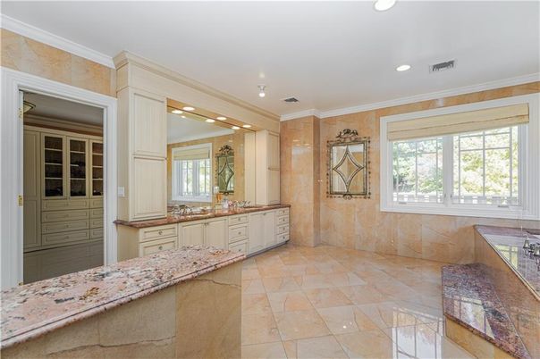Bathroom, Interior, Recessed Lighting